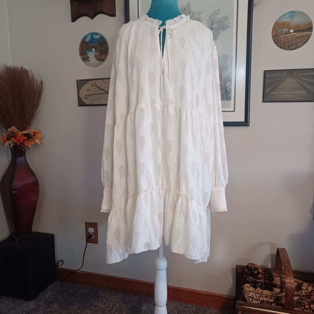 Ophelia Roe Cream Textured Ruffle Dress - Size 3X